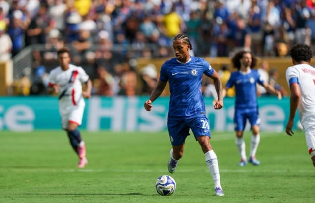 輸球又輸人！巴黎0-3慘敗，主教練掌摑切爾西神鋒引發(fā)大規(guī)模沖突